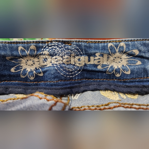 DESIGUAL NWT Flower Embroidered Straight Leg W/ankle Elastic Jeans BOHO Hippie - Picture 8 of 16